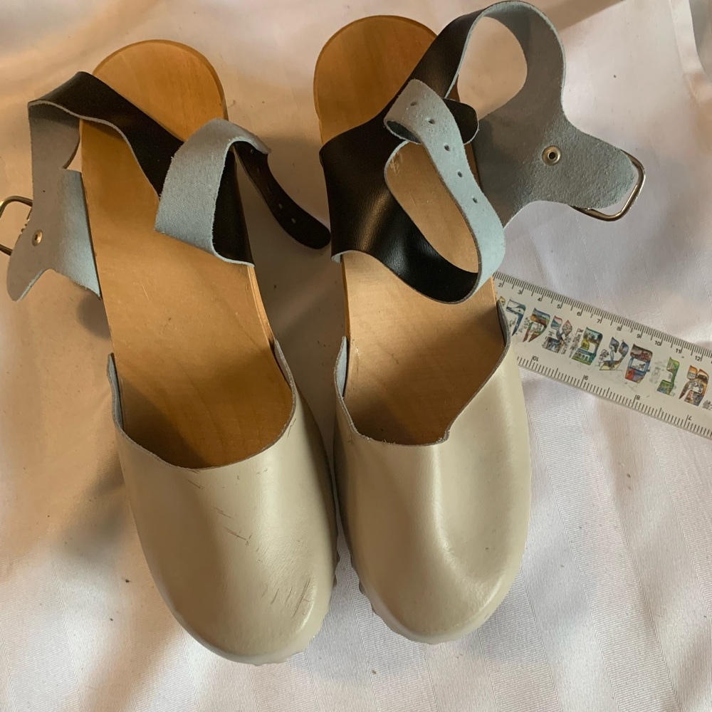 Leather clogs - Picture 3 of 9